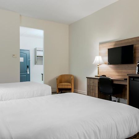 Econo Lodge Inn & Suites Montmagny Exteriör bild