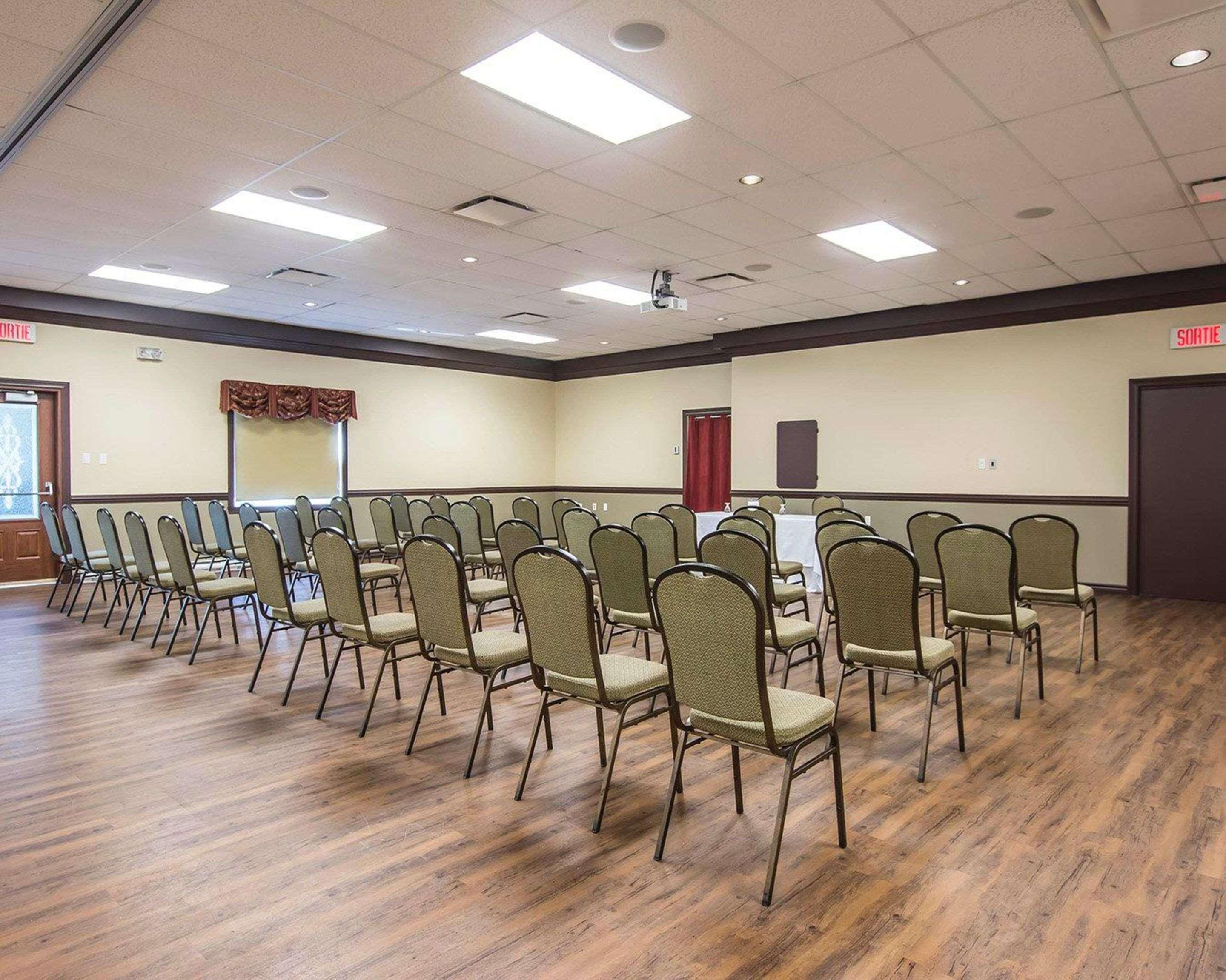 Econo Lodge Inn & Suites Montmagny Exteriör bild