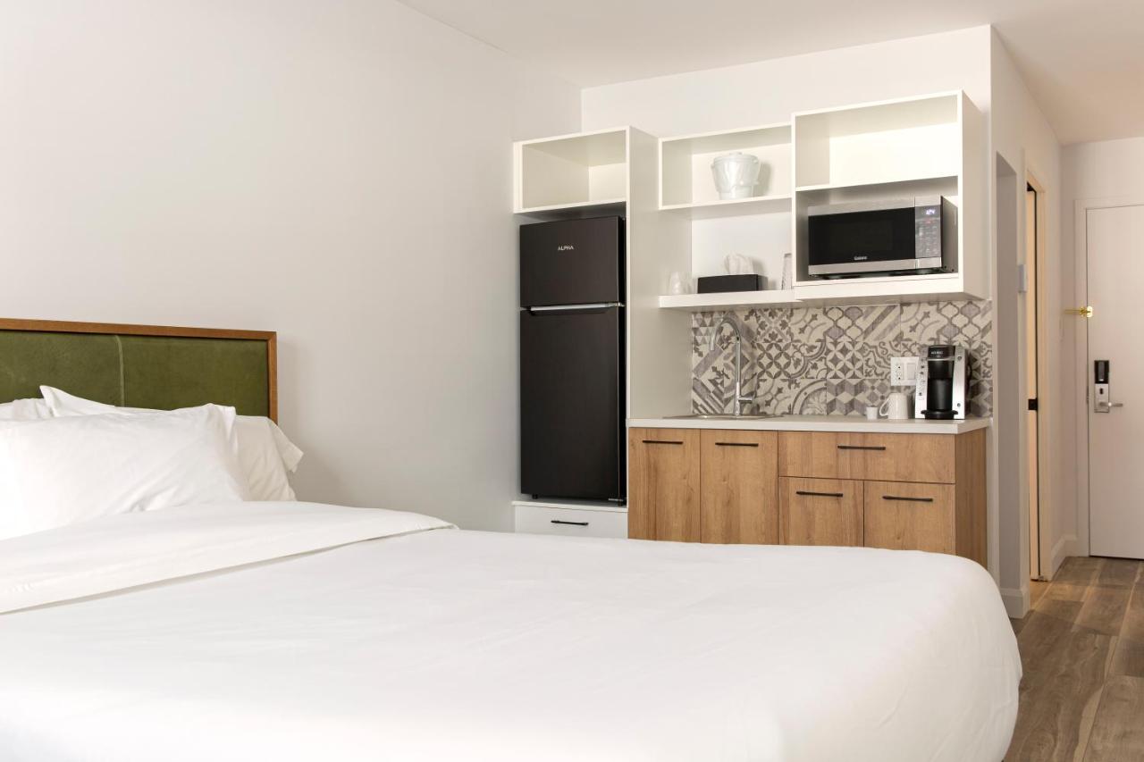 Econo Lodge Inn & Suites Montmagny Exteriör bild