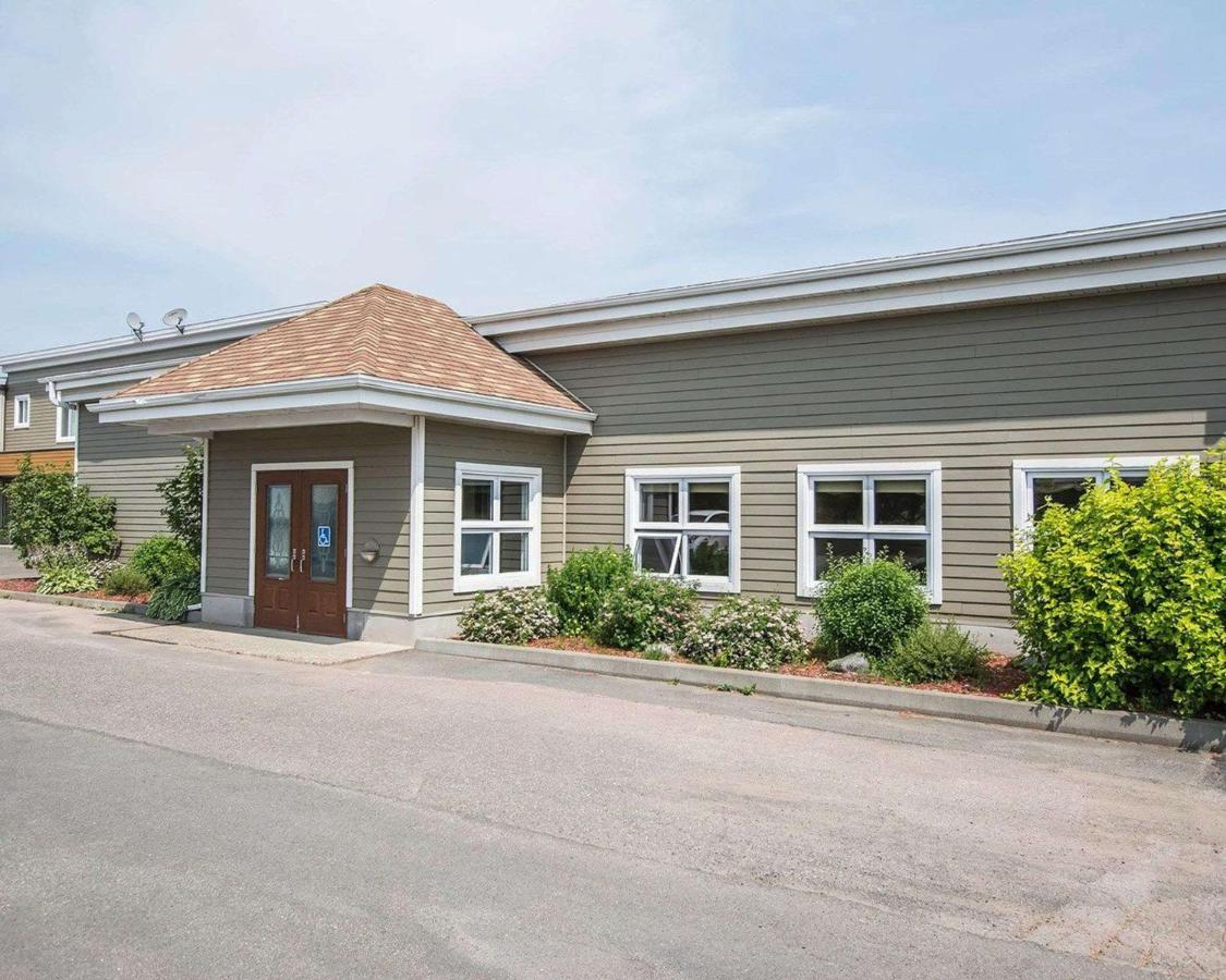 Econo Lodge Inn & Suites Montmagny Exteriör bild