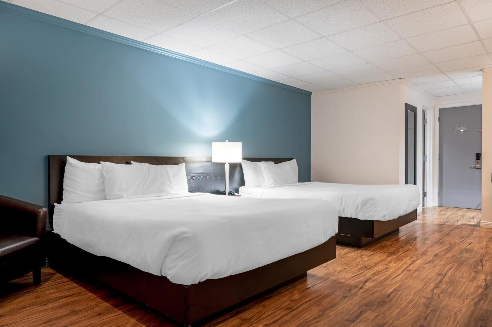 Econo Lodge Inn & Suites Montmagny Exteriör bild